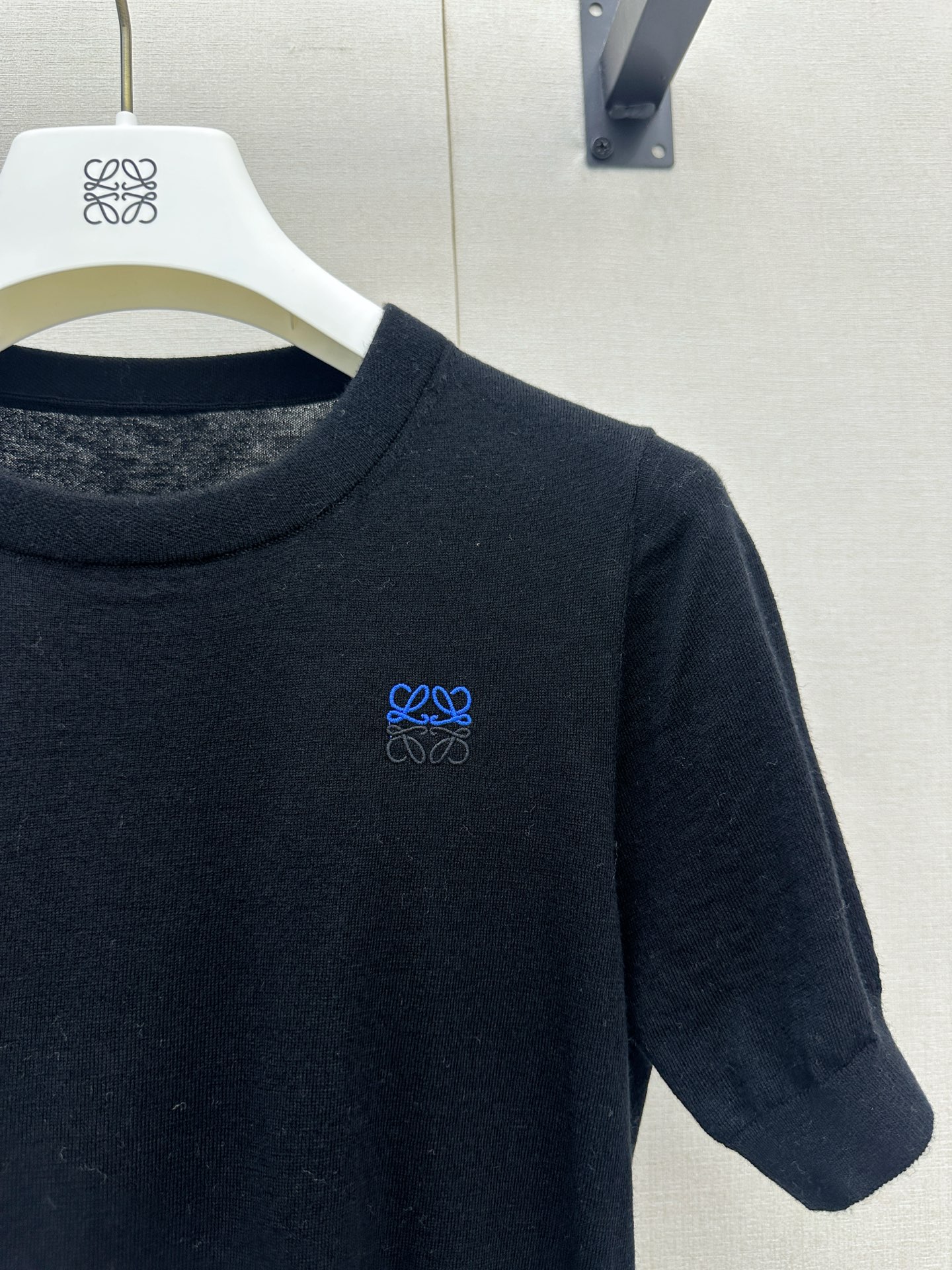 로에베(LOEWE) 로고 자수 니트 반팔