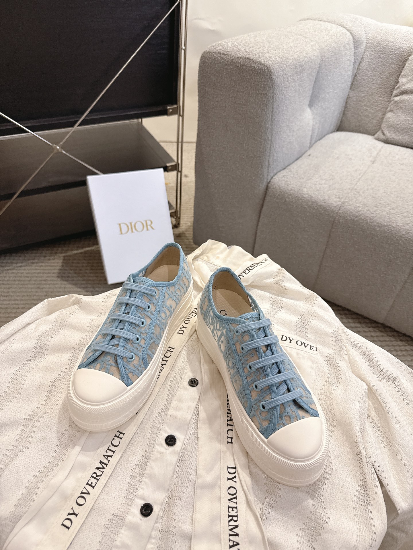 디올(DIOR) 메쉬 자수 레이스업 로우탑 스니커즈 신발