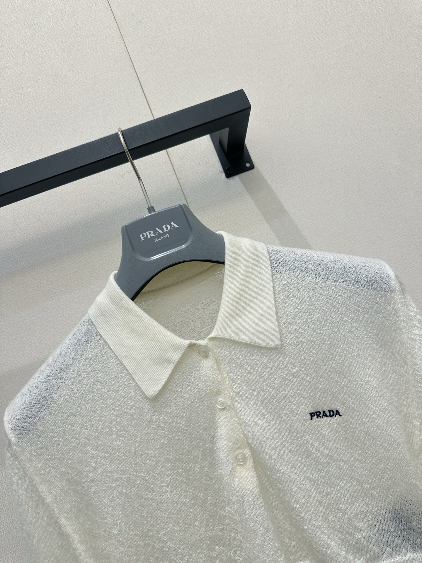 프라다(PRADA) 크롭 폴로 니트 상의 의류