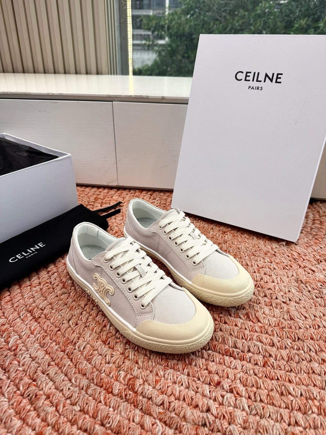 셀린느(CELINE) 트리오페 로고 스니커즈 신발