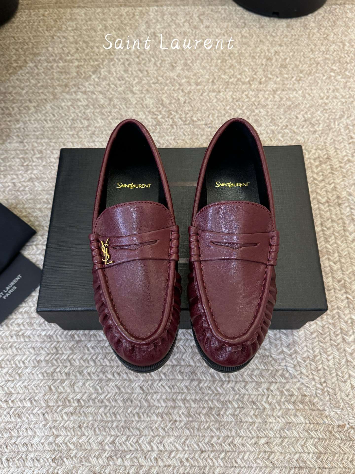 생로랑(SAINT LAURENT) 카프 레더 페니 로퍼 신발