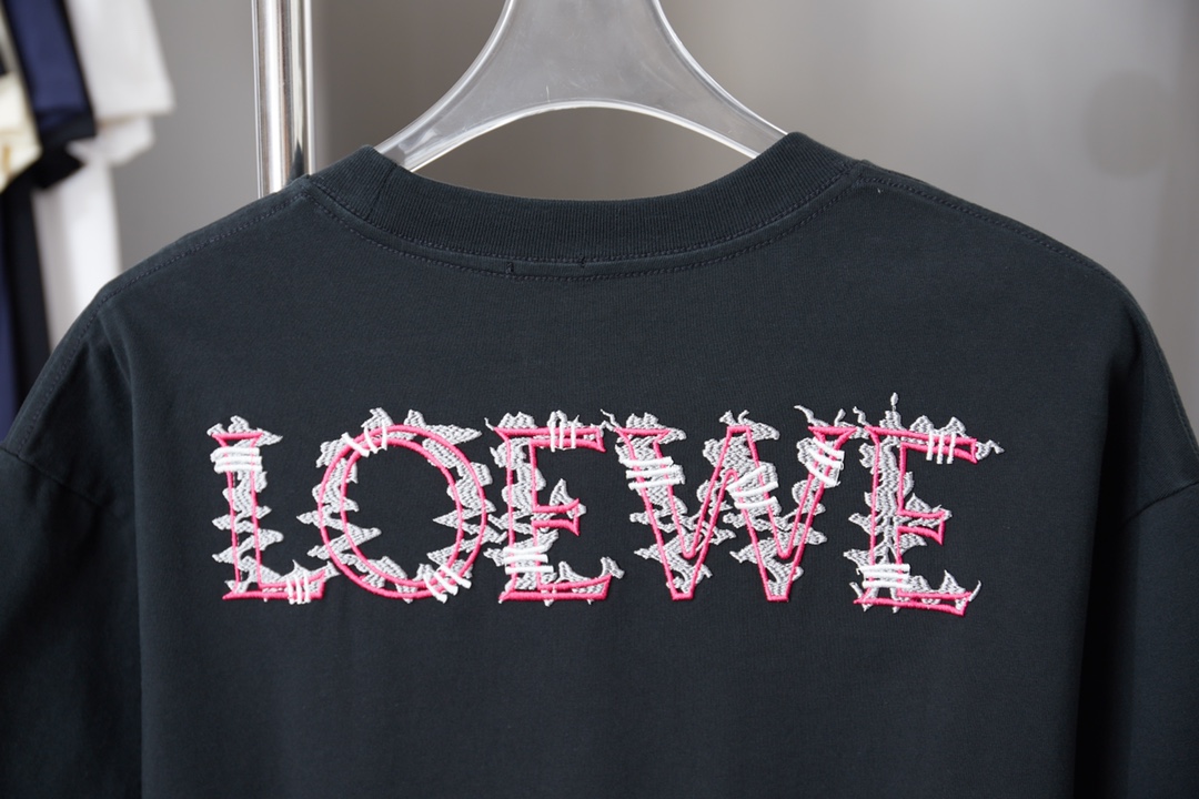 로에베(LOEWE) 클래식 로고 자수 반팔 티셔츠 상의 의류