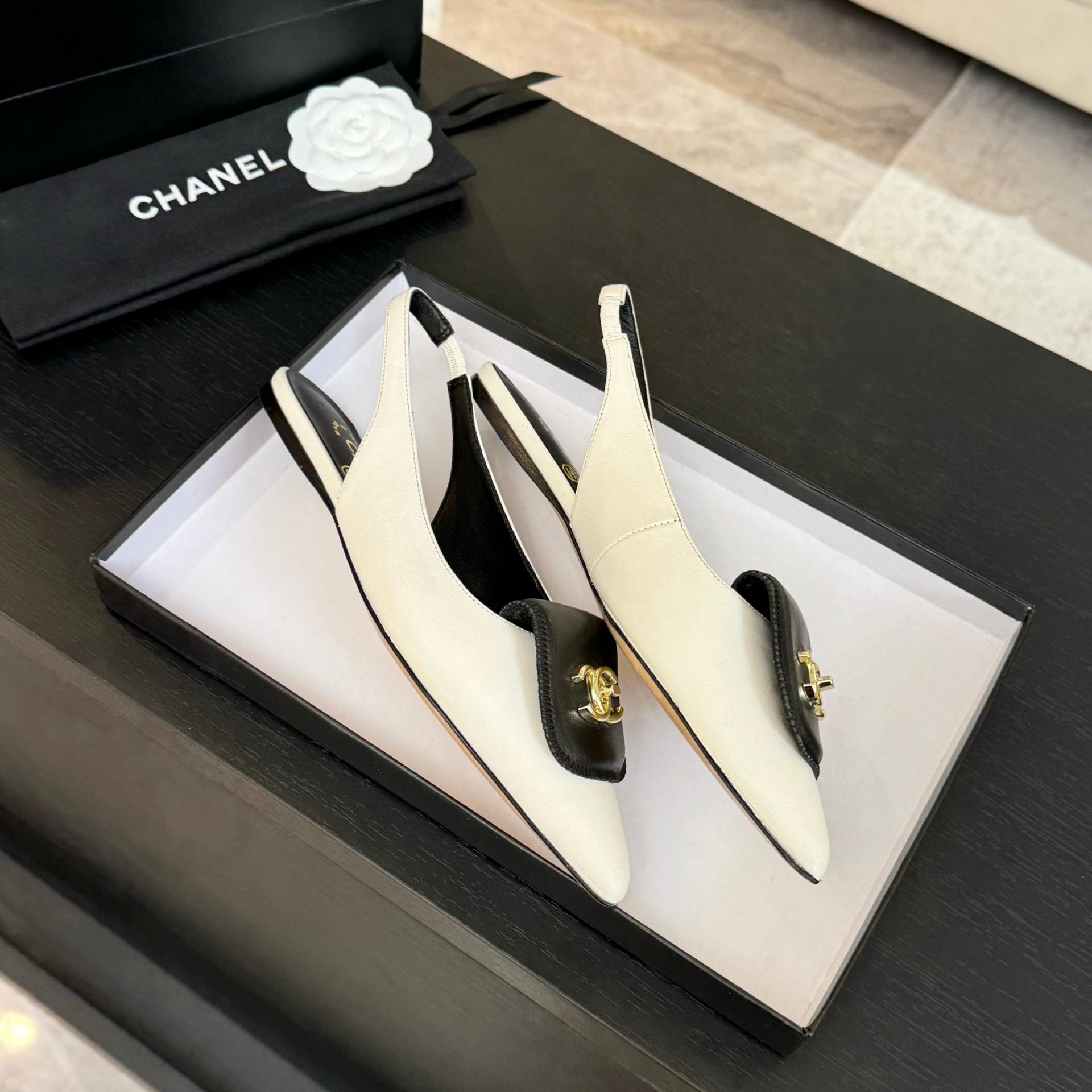 샤넬(CHANEL) 포인티드 슬링백 샌들 신발