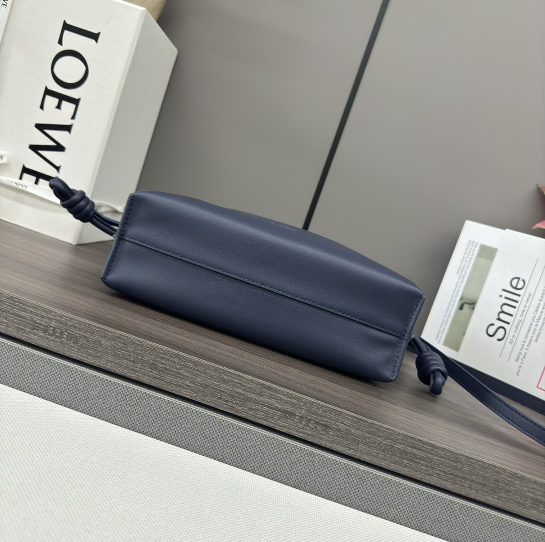 LOEWE 로에베 Flamenco 플라멩코 퍼스 나파 카프스킨 파우치 숄더백 가방