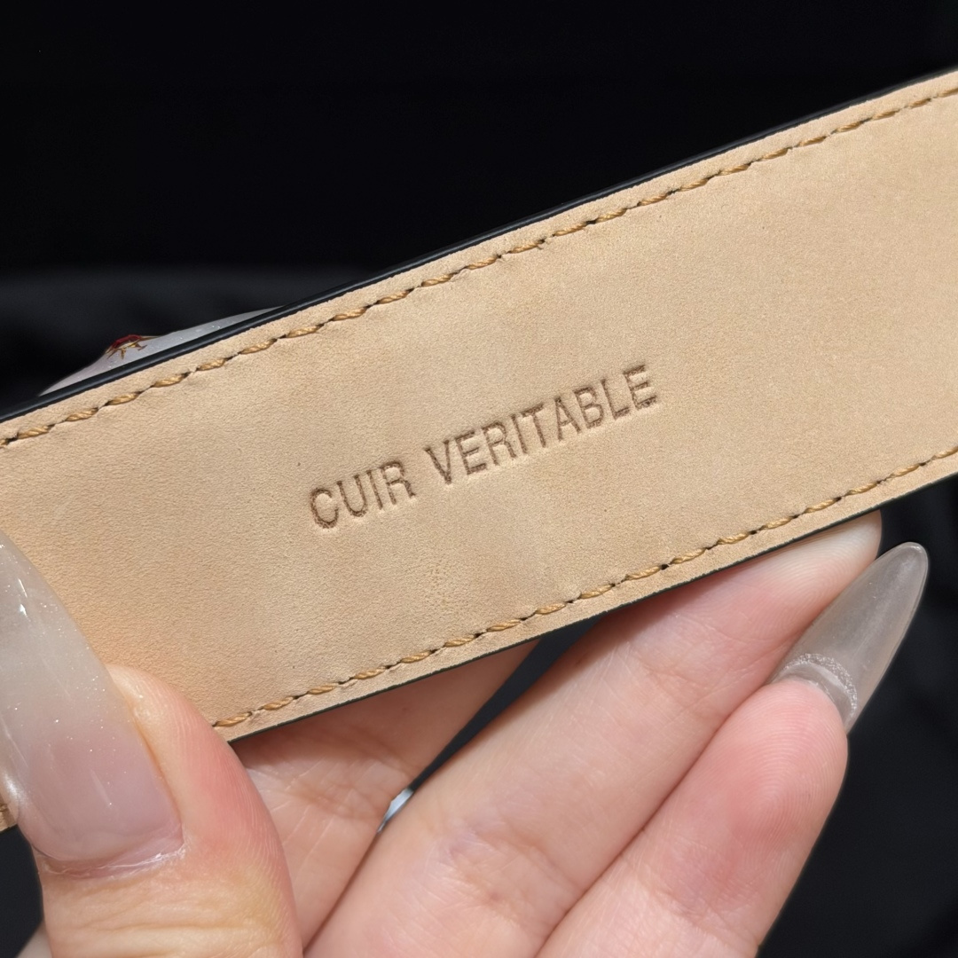샤넬(CHANEL) 카프스킨 브라스 핀 골드 버클 벨트