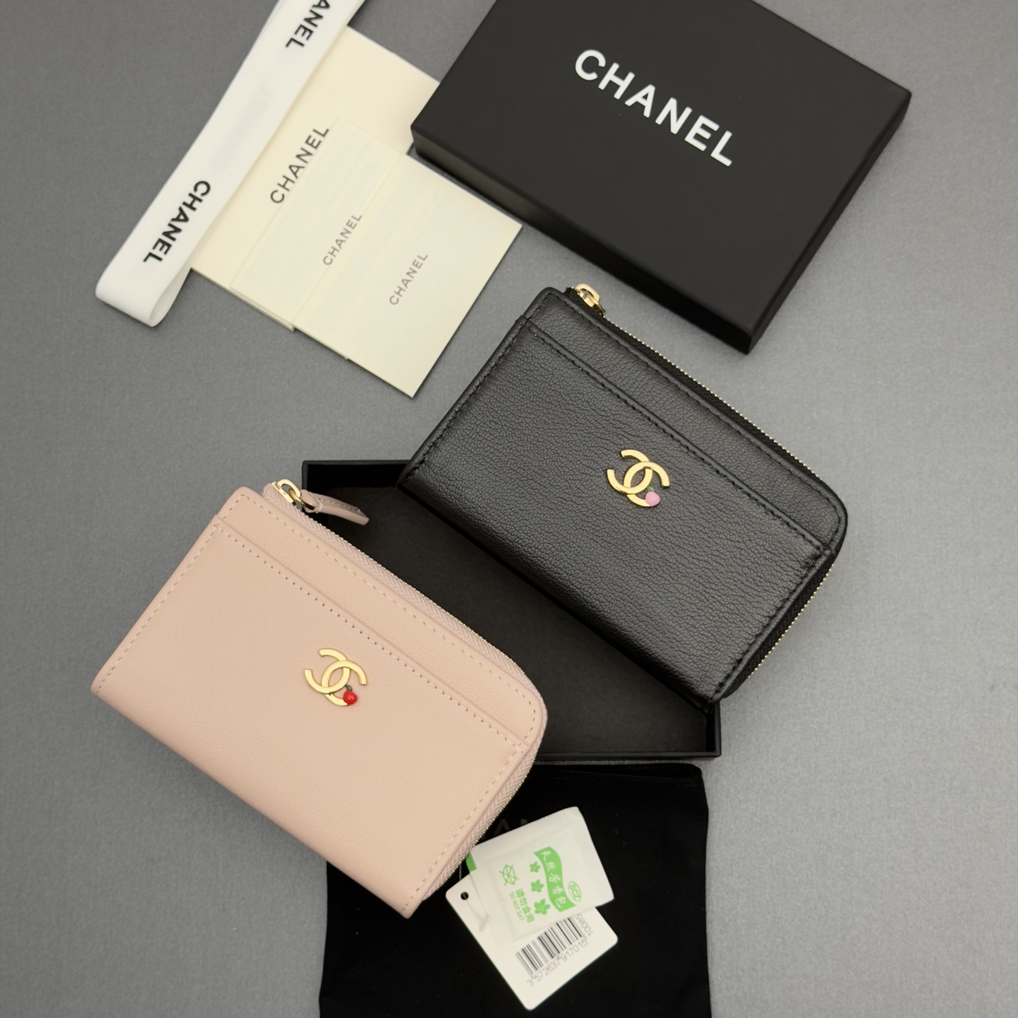[Chanel] 샤넬 메탈 로고 지퍼 카드/코인 지갑