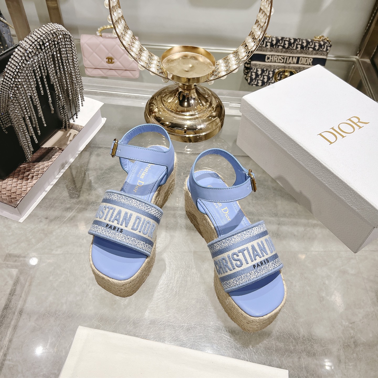 디올(DIOR) Dway 로고 밴드 앵클 스트랩 웨지 샌들 신발