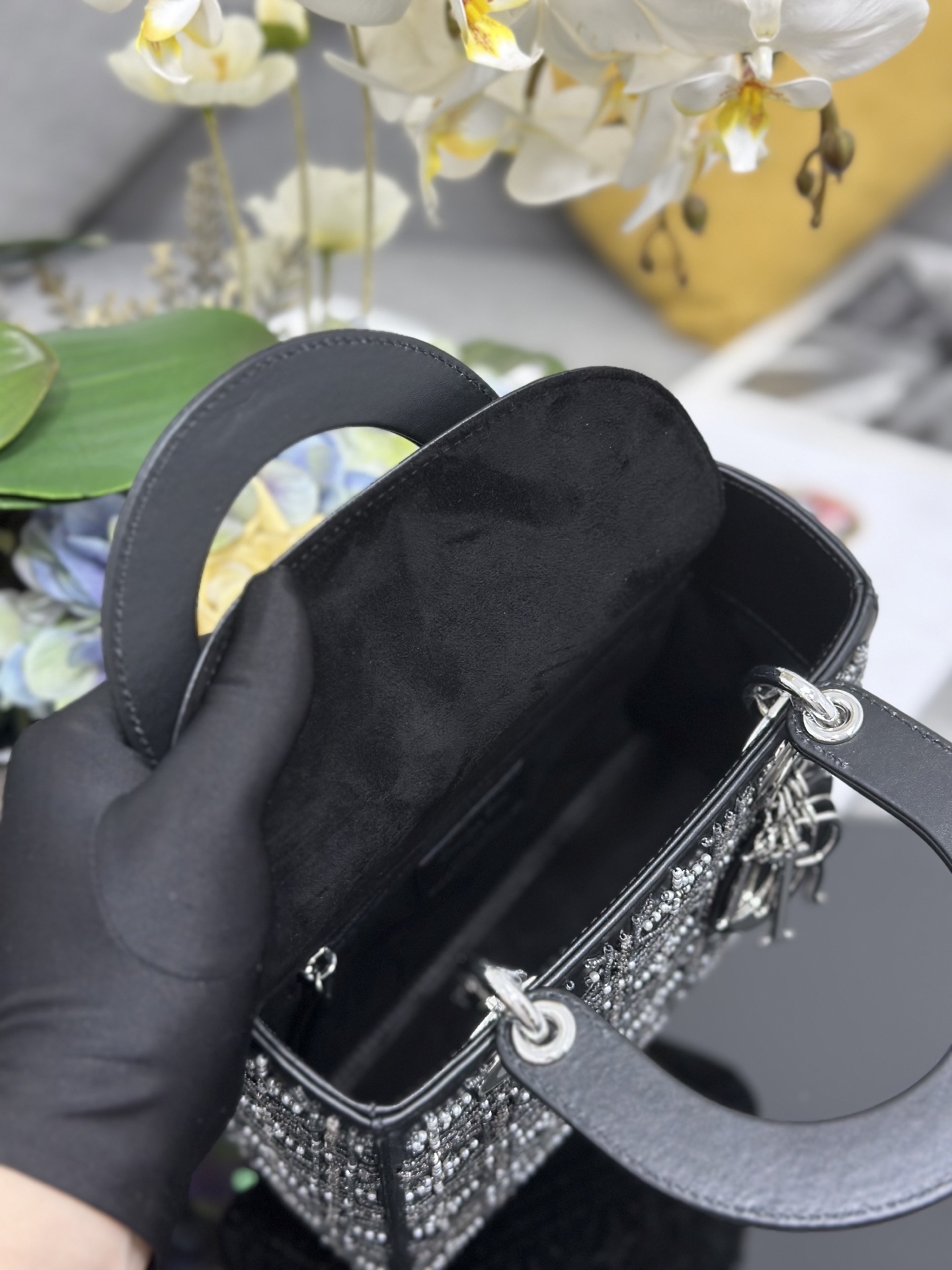 Dior 디올 레이디 디올(Lady Dior) 스몰 4구 핸드백 (블랙 비즈 자수) 가방