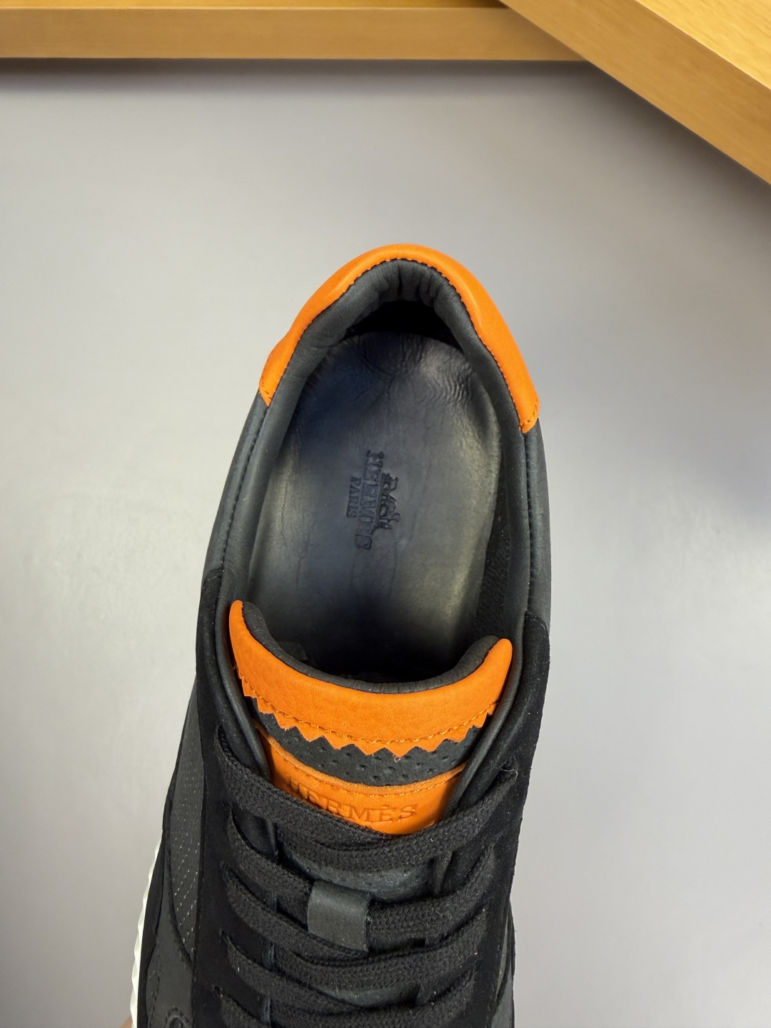 [Hermes] 에르메스 타공 나파 레더 스니커즈 신발