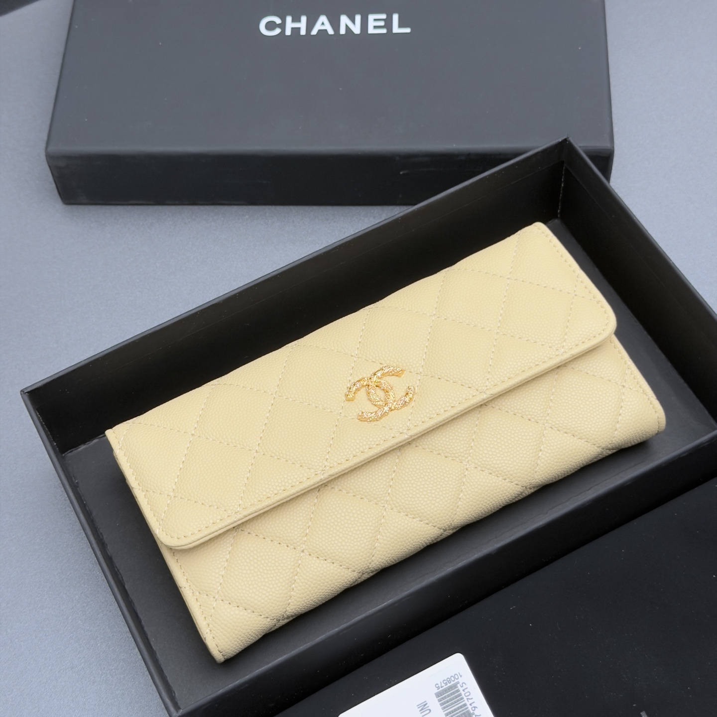 [Chanel] 샤넬 26SS 캐비어 멀티 젬스톤 플랩 장지갑