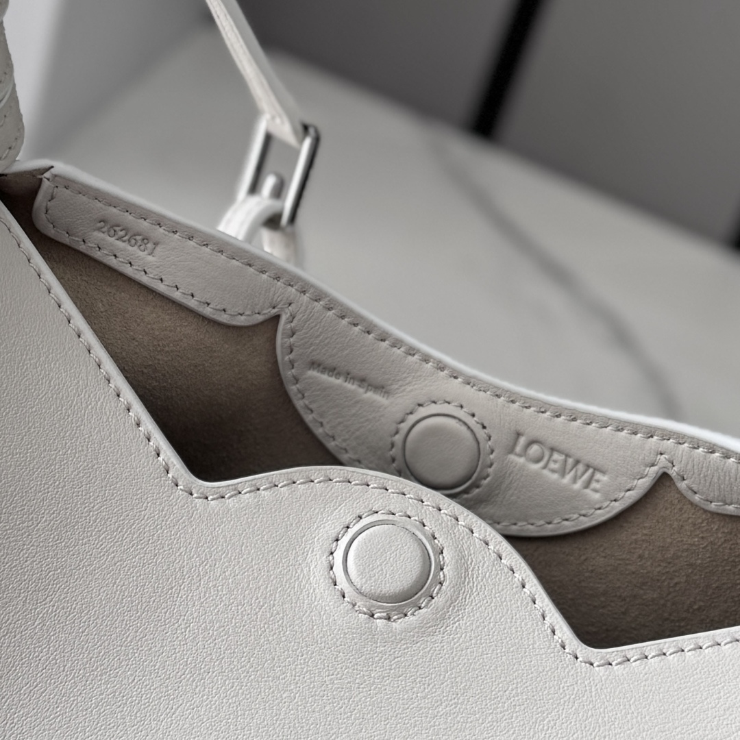 [LOEWE] 로에베 미니 스무스 카프스킨 스카프 백 가방 / BA604