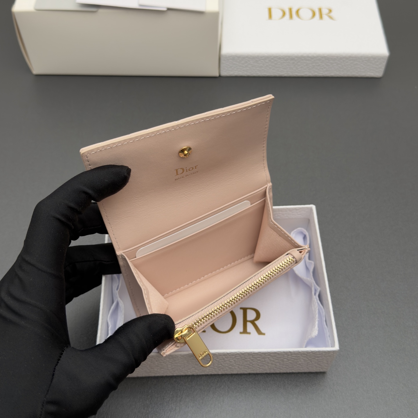 [Dior] 디올 Lady Freesia 레이디 프리지아 까나쥬 램스킨 지퍼 미니 지갑 / S2607