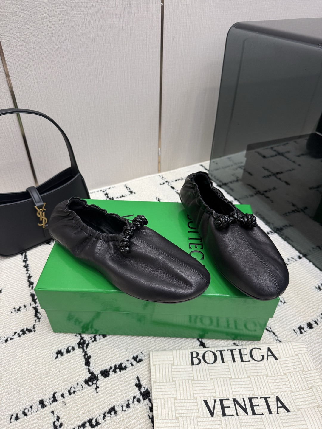 보테가 베네타(BOTTEGA VENETA) 인트레치아토 발레리나 플랫 신발