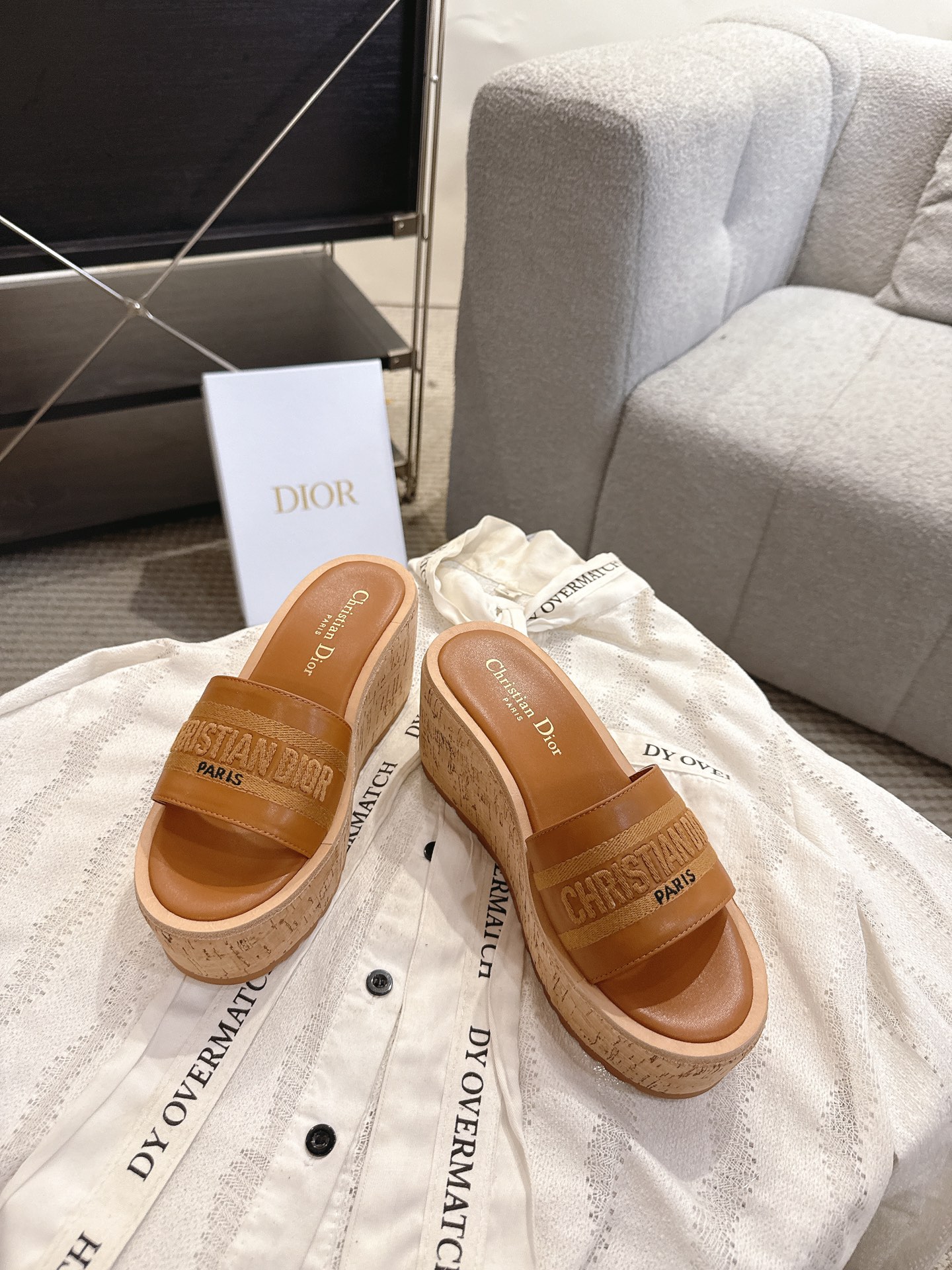 디올(DIOR) 로고 자수 플랫폼 웨지 슬리퍼 신발