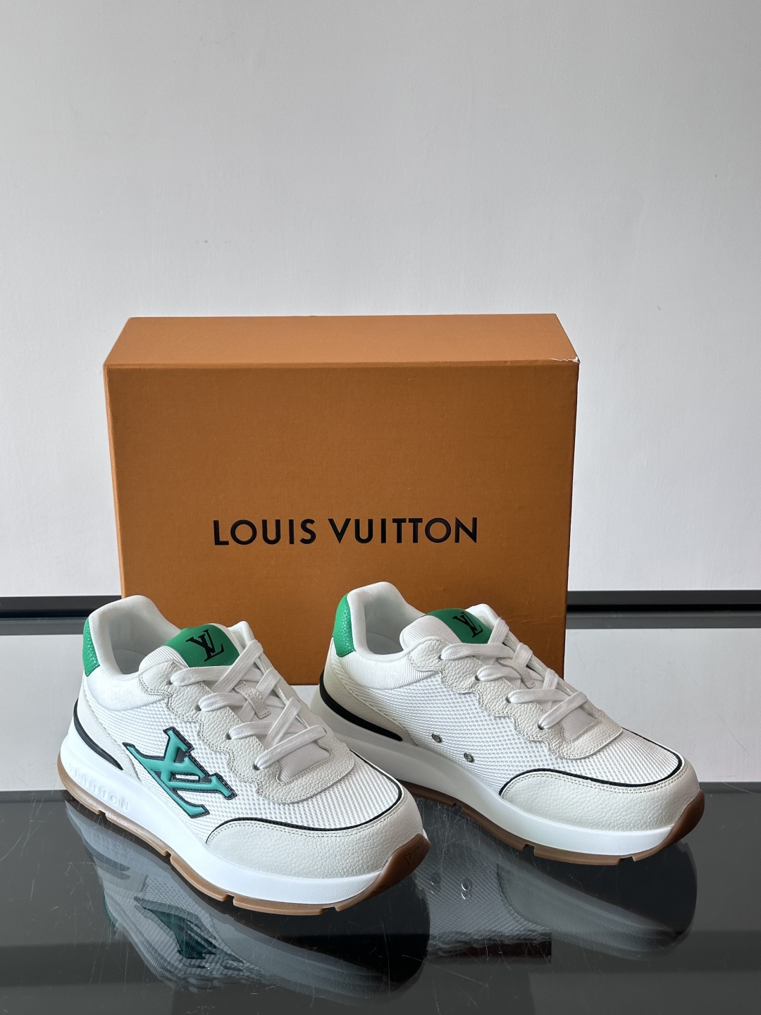 [Louis Vuitton] LV 루이비통 맨즈 모노그램 스니커즈 신발