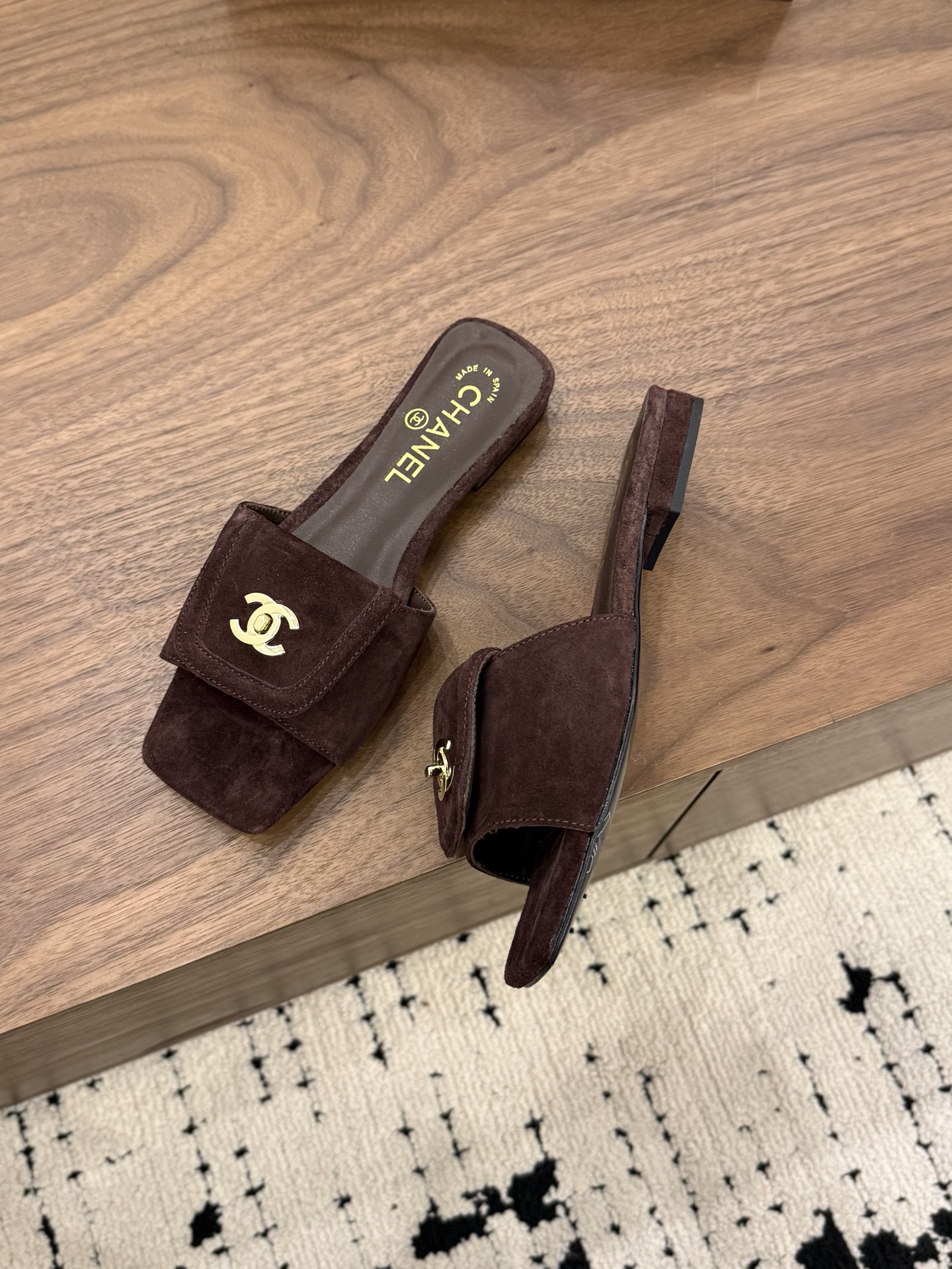 샤넬(CHANEL) 버클 스퀘어토 플랫 슬리퍼 신발