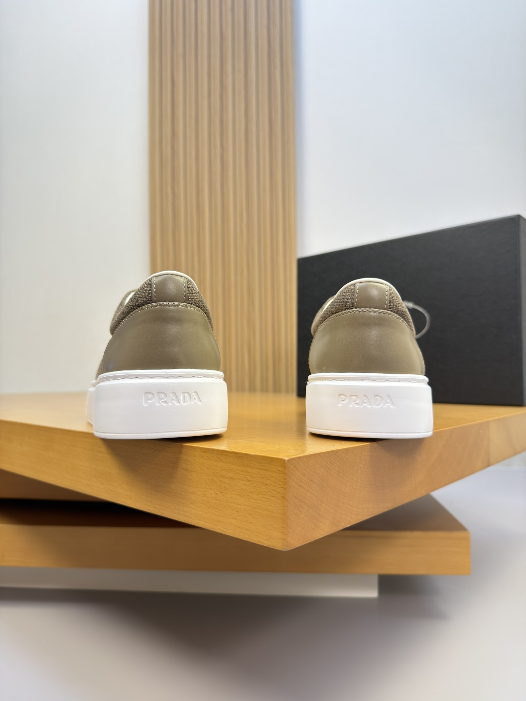 PRADA 프라다 캐주얼 스니커즈 / 레저 스포츠 슈즈 (PRD0157) 신발