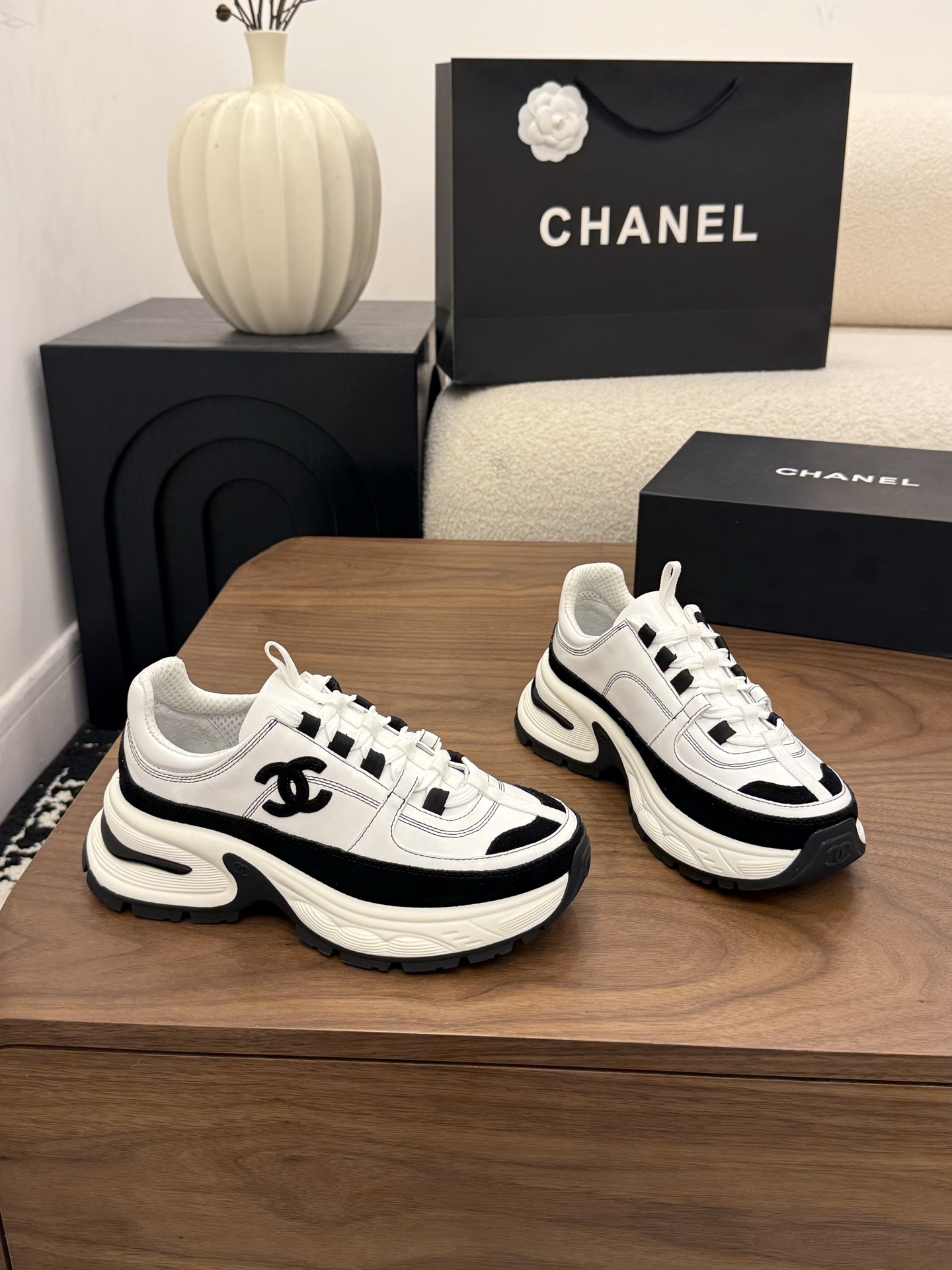 샤넬(CHANEL) 배색 캐주얼 스니커즈 신발