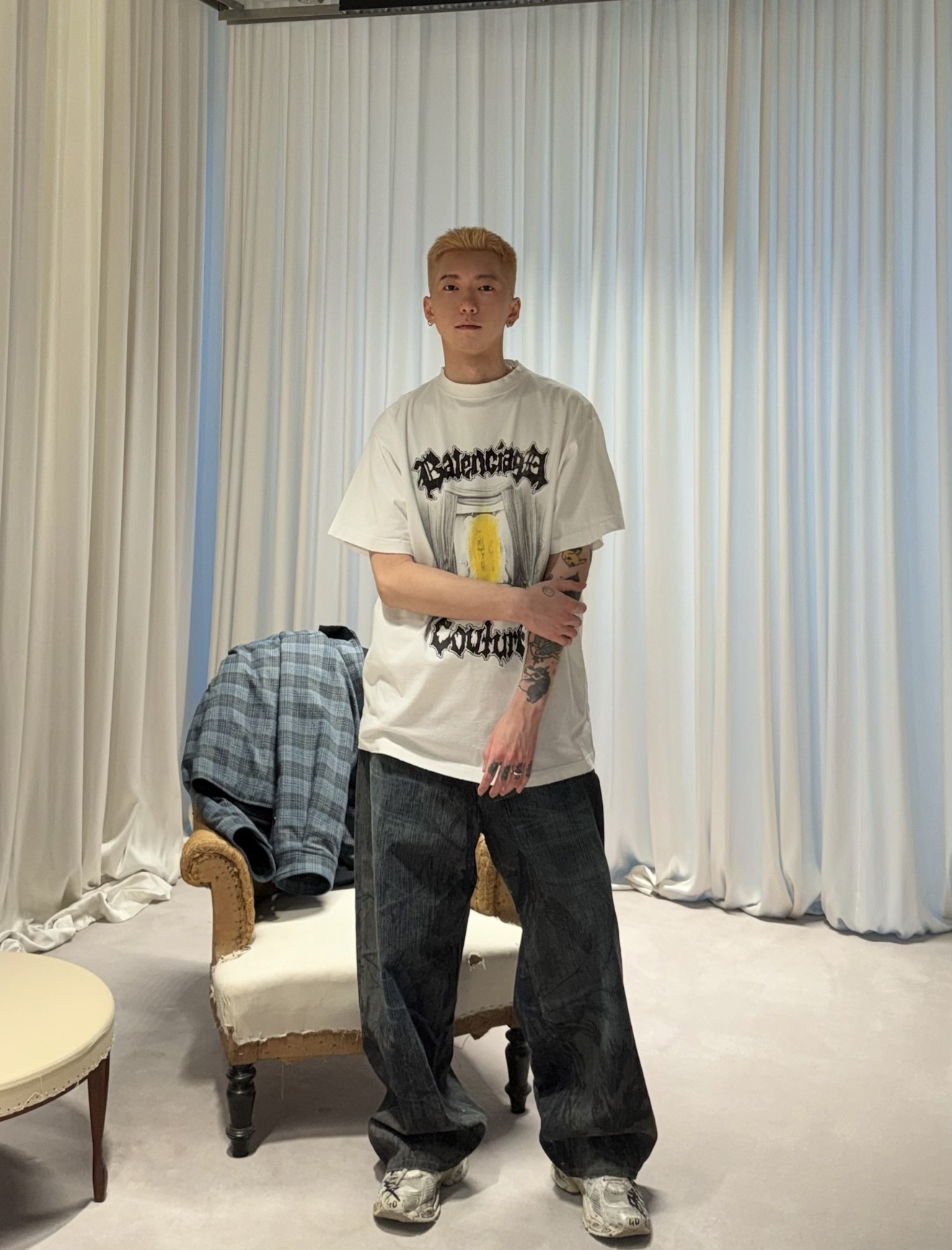 발렌시아가(BALENCIAGA) 꾸뛰르 레터링 반팔 티셔츠 의류