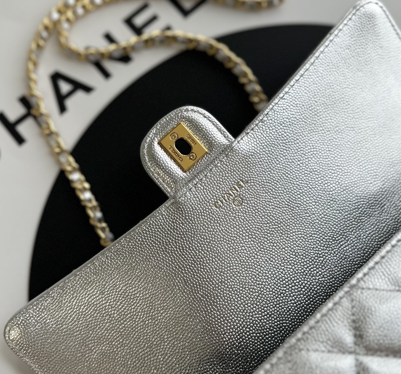 CHANEL 샤넬 26A 시리즈 탑핸들 체인 플랩 백 가방