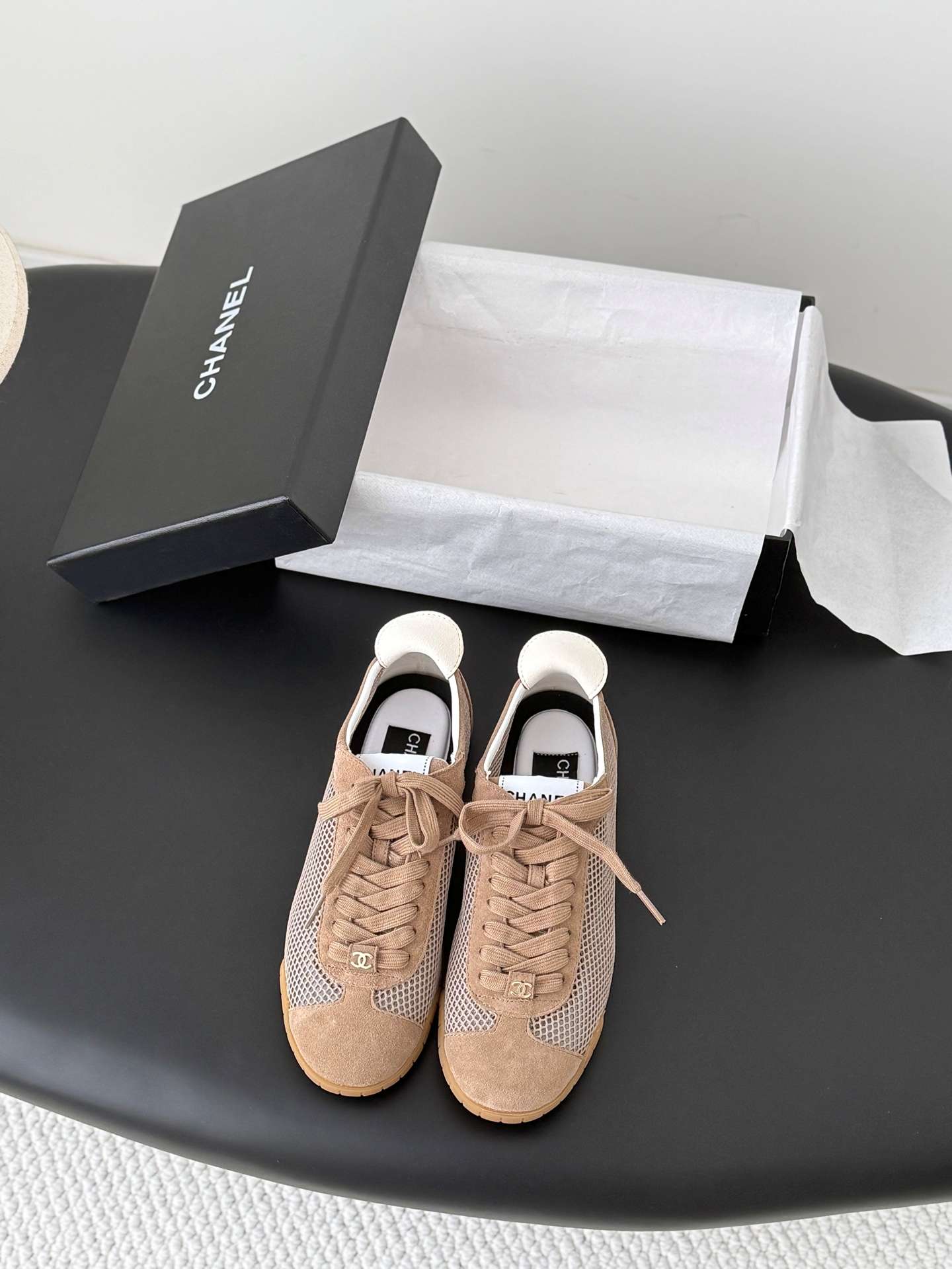 샤넬(CHANEL) 메쉬 스웨이드 배색 로우탑 스니커즈 신발
