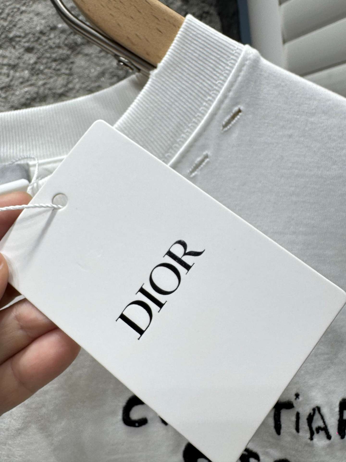 디올(DIOR) 카툰 디스트로이드 반팔 티셔츠 상의 의류