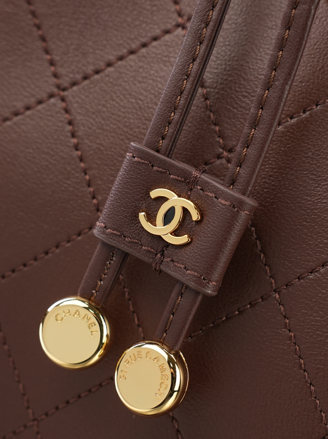 CHANEL 샤넬 26B 램스킨 버킷백 (스몰) 가방 / 6537