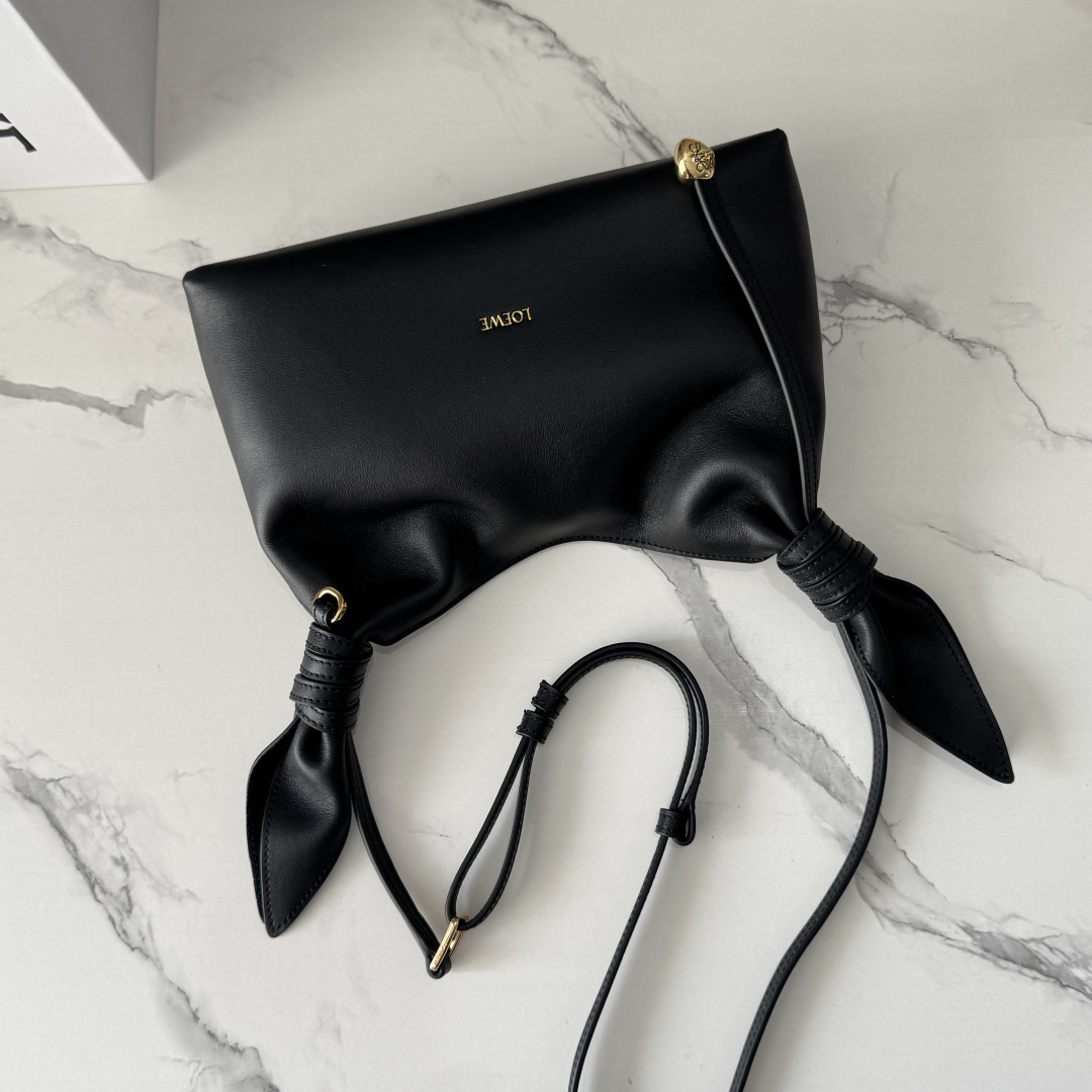 [LOEWE] 로에베 미니 스무스 카프스킨 스카프 백 가방 / BA604