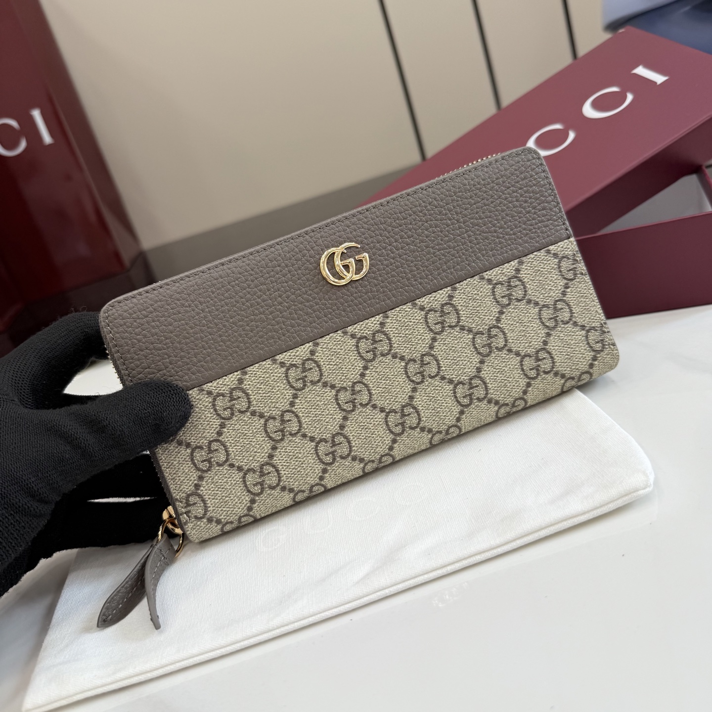 GUCCI 구찌 GG 마몽(GG Marmont) 컬렉션 - 믹스드 소재 라운드 지퍼 장지갑