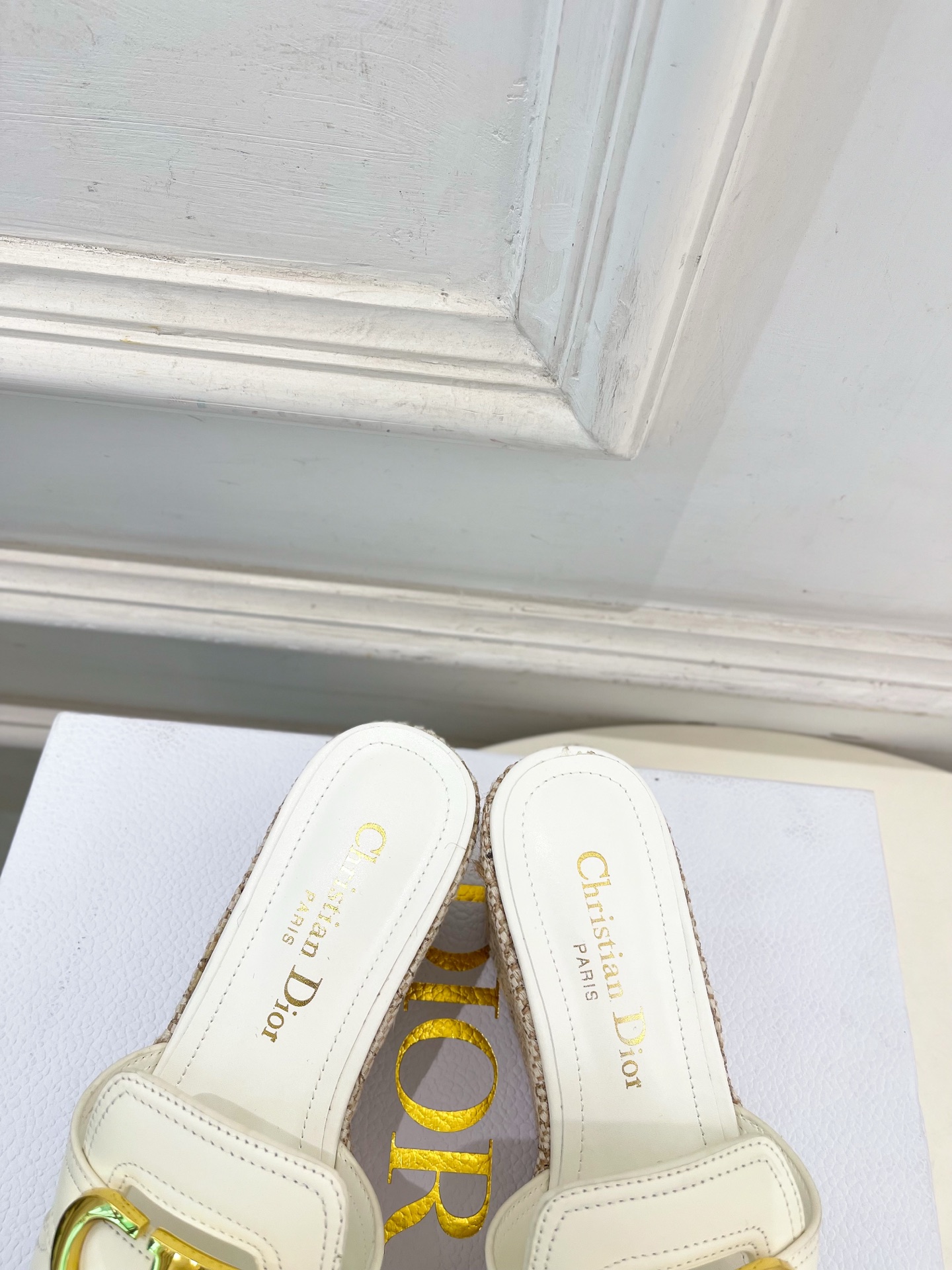 디올(DIOR) CD 버클 웨지 플랫폼 슬리퍼 신발