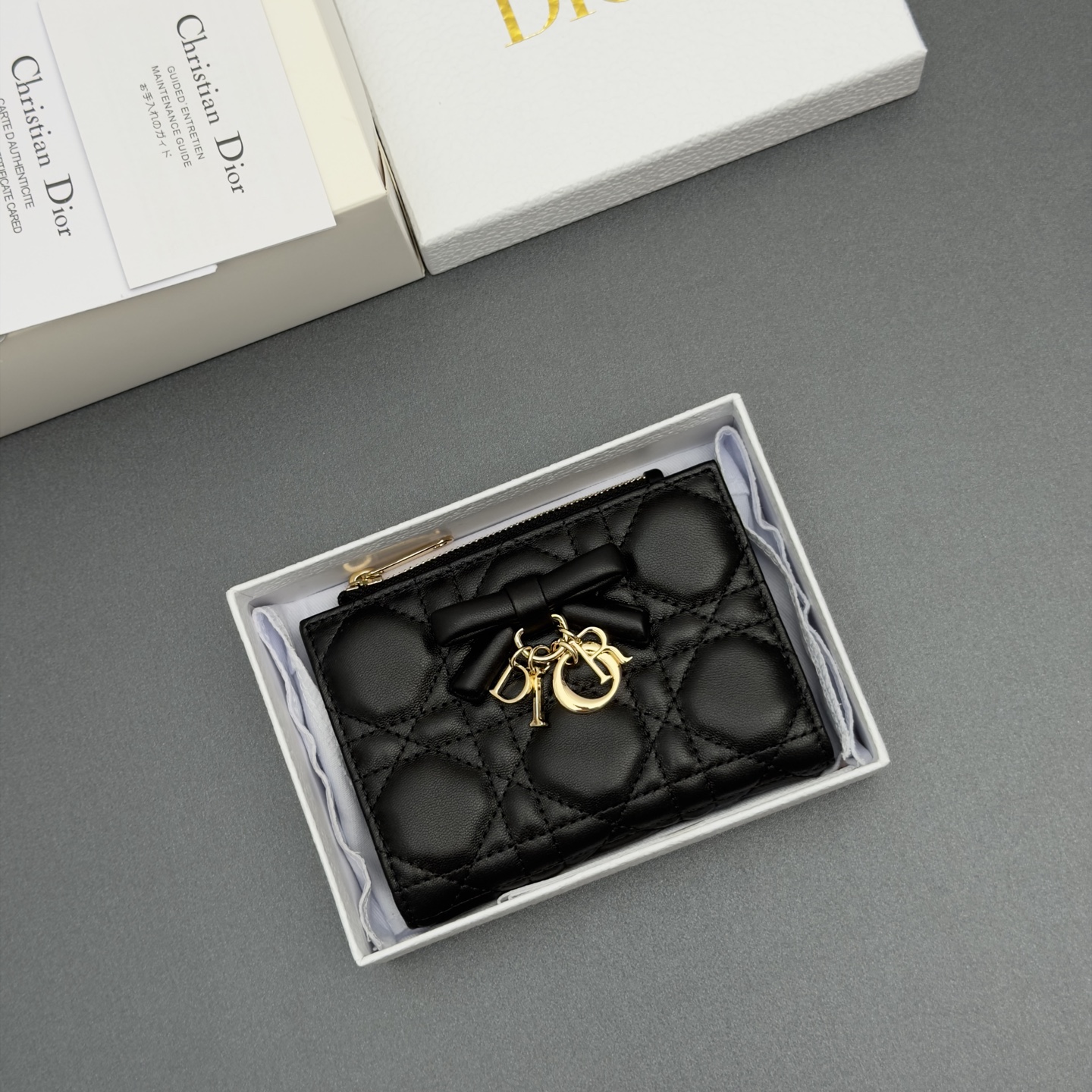 [Dior] 디올 Lady Dahlia 레이디 달리아 울트라 까나쥬 램스킨 미니 지갑 / S2605
