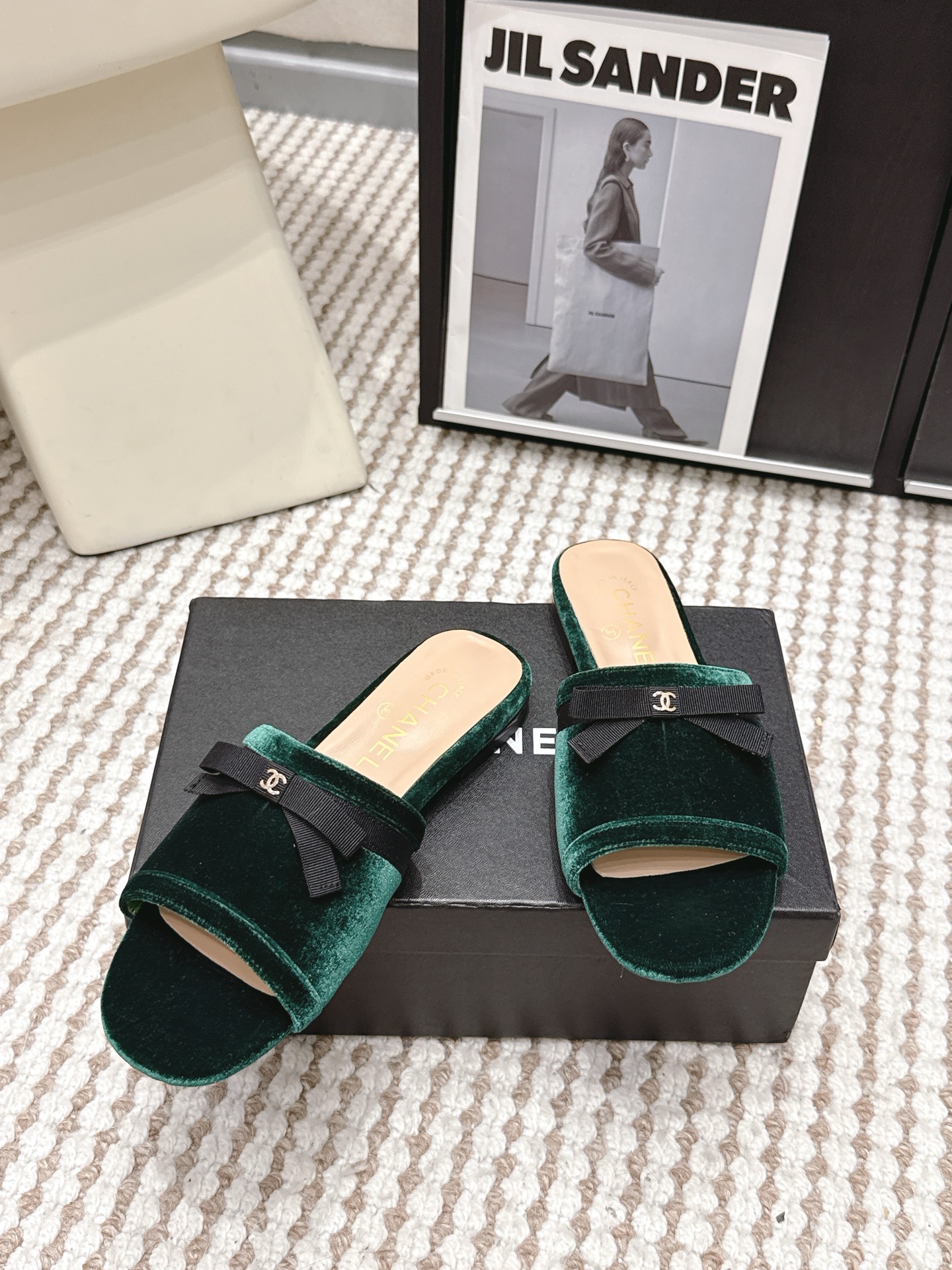 샤넬(CHANEL) 리본 장식 오픈토 슬리퍼 신발