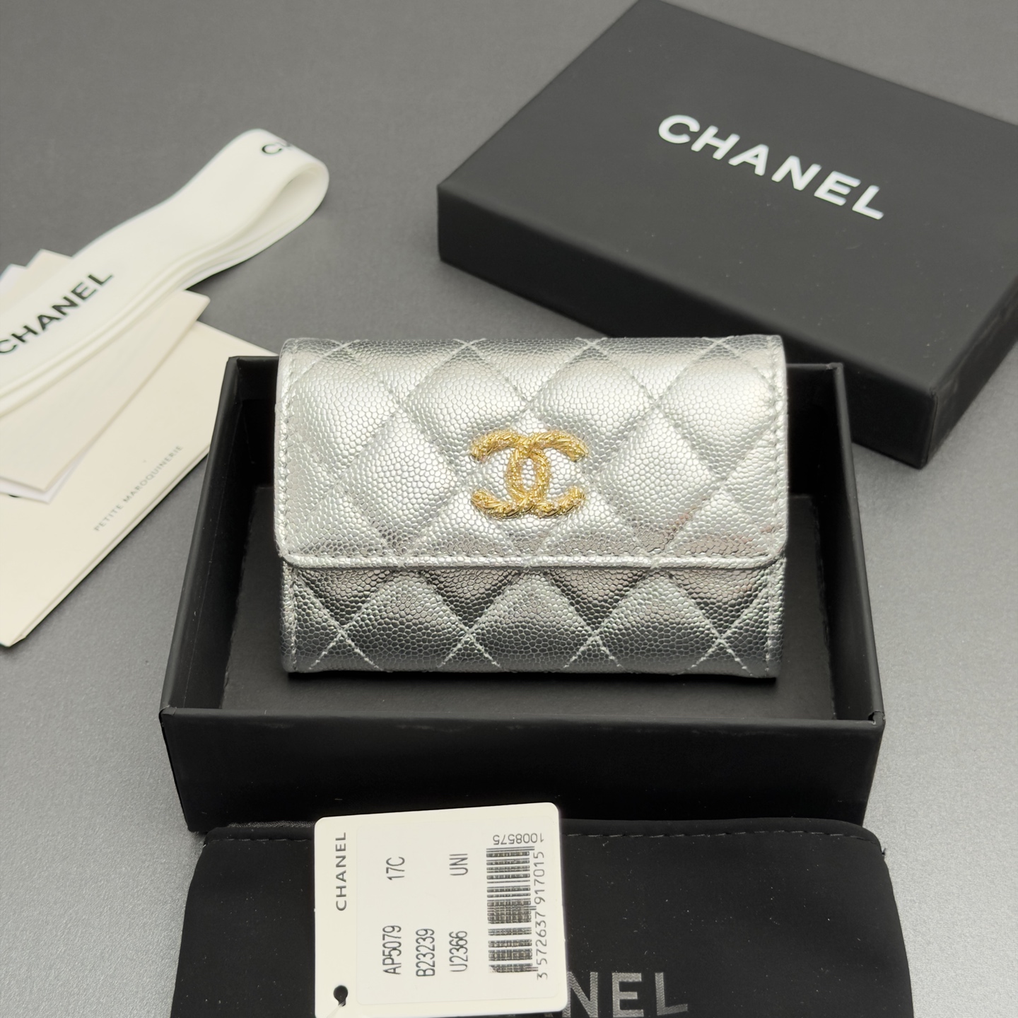 [Chanel] 샤넬 26SS 캐비어 멀티 젬스톤 카드 홀더 지갑