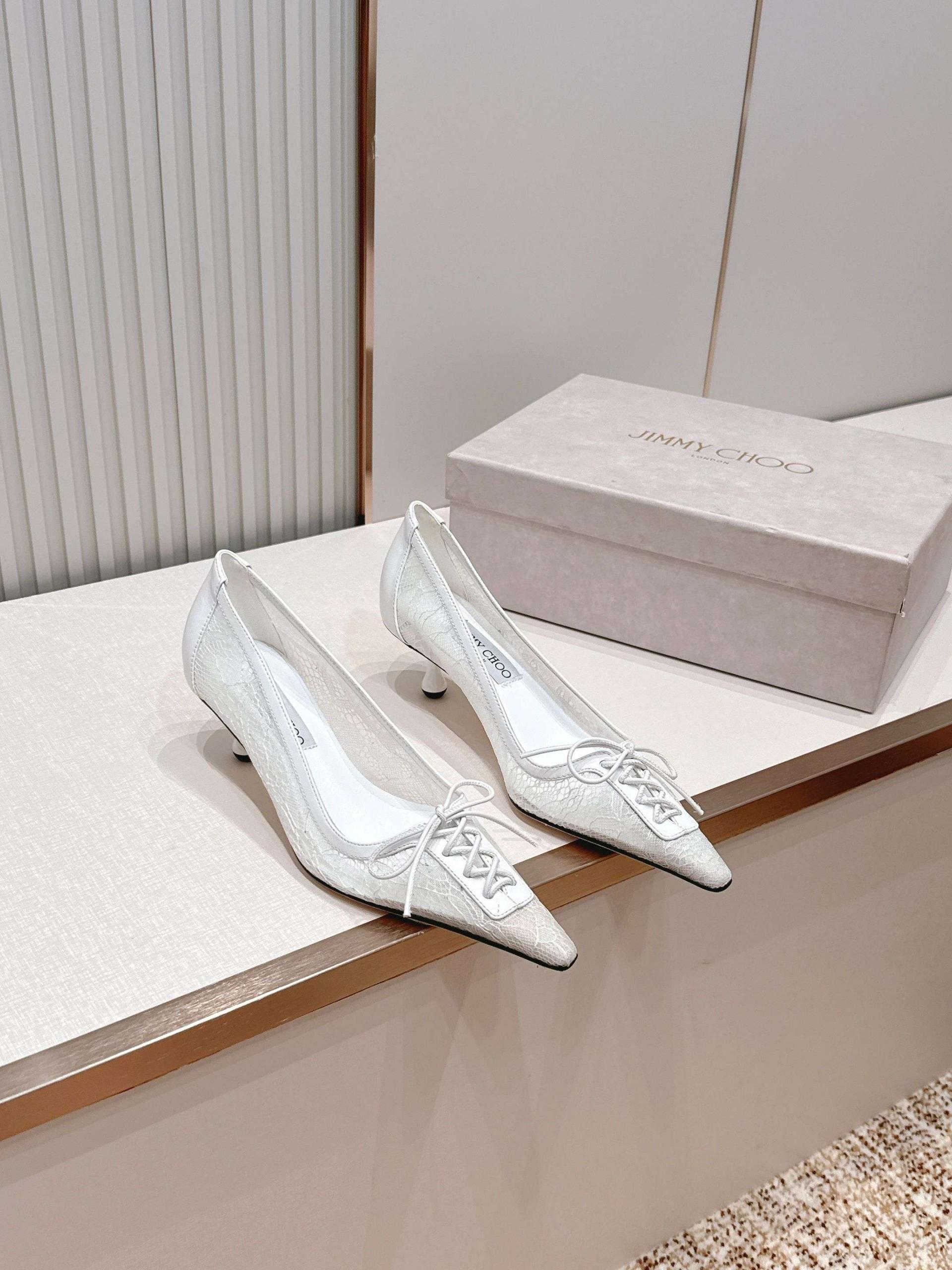 지미추(Jimmy Choo) 레이스업 레이스 포인티드토 펌프스 신발