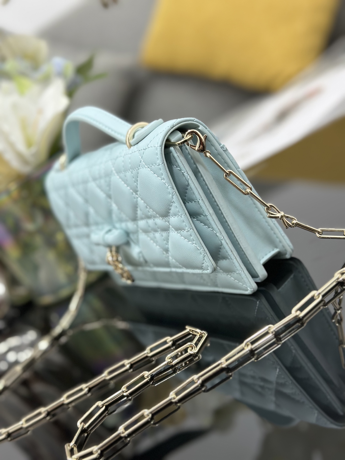 [Dior] 디올 미스 디올(Miss Dior) 보우 램스킨 탑핸들 체인 파우치 (WOC) 가방