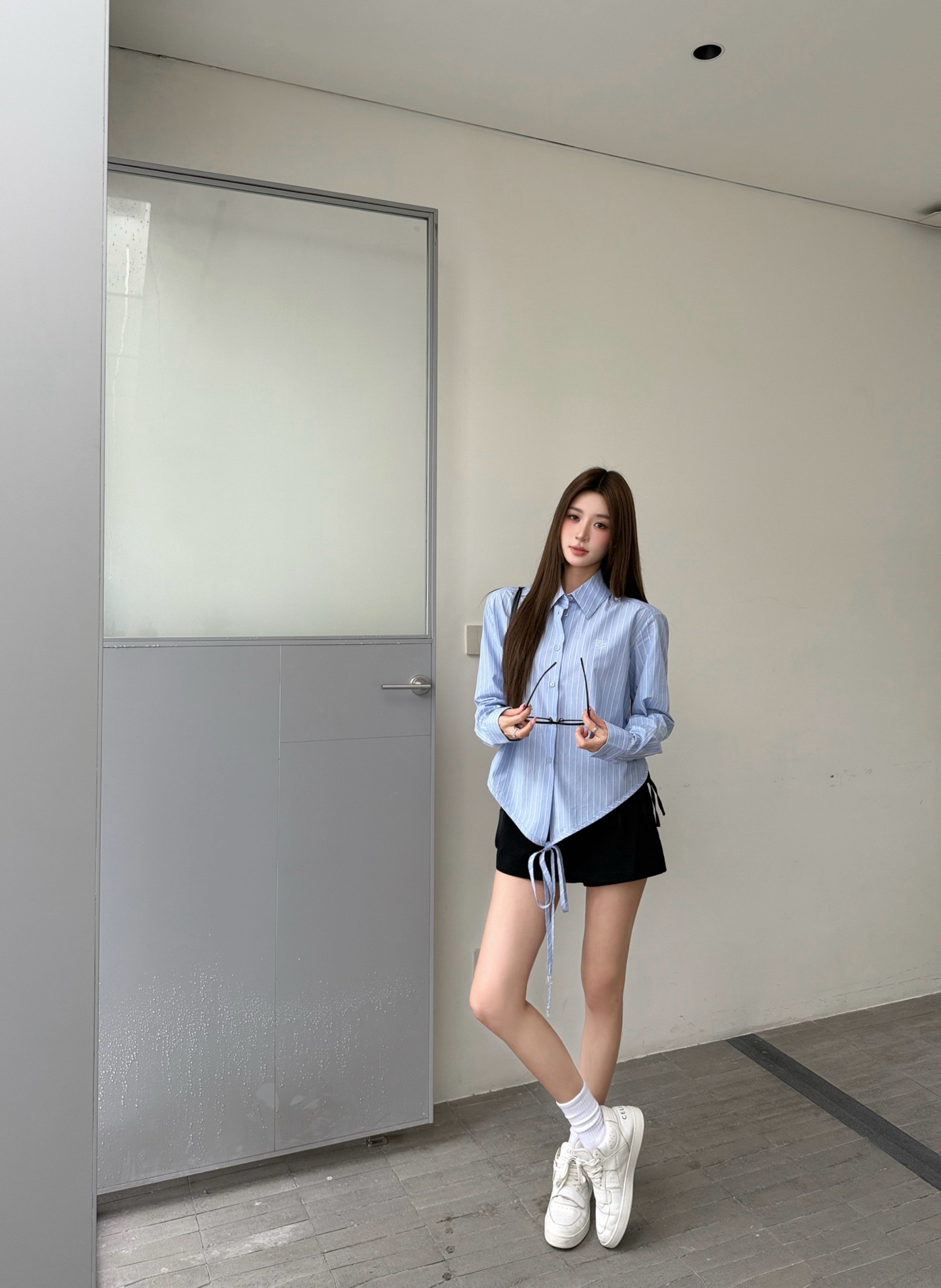 로에베(LOEWE) 아나그램 자수 스트라이프 셔츠 상의 의류