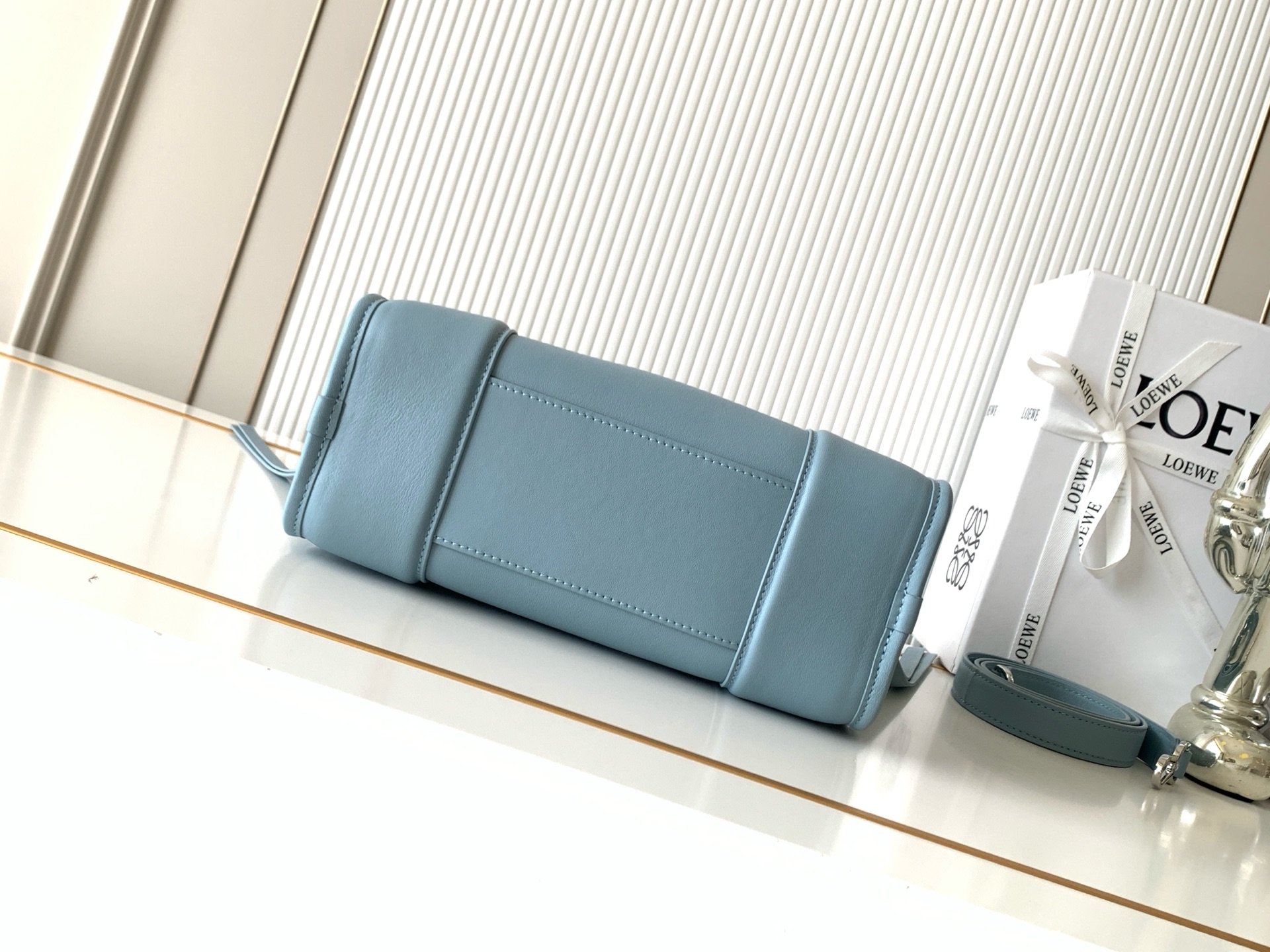 Loewe 로에베 아마조나(Amazona) 180 스몰 핸드백 (아이스 블루) 가방