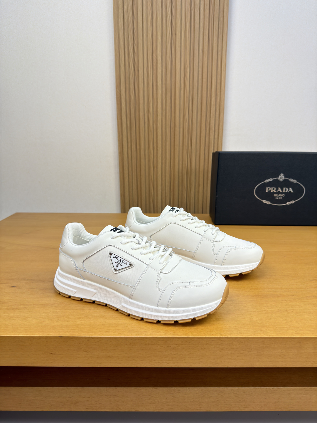 [Prada] 프라다 프리미엄 나파 레더 & 하이글로시 패브릭 콤비 스니커즈 신발