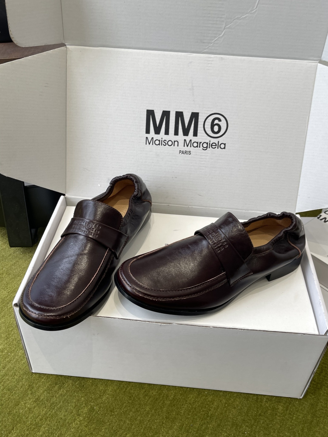 메종 마르지엘라(Maison Margiela) 애플 토 로고 2WAY 로퍼