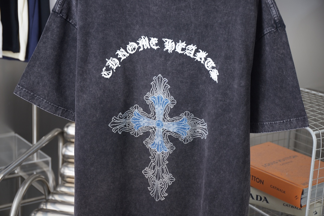 크롬하츠(Chrome Hearts) 크로스 핫픽스 반팔 티셔츠 상의 의류