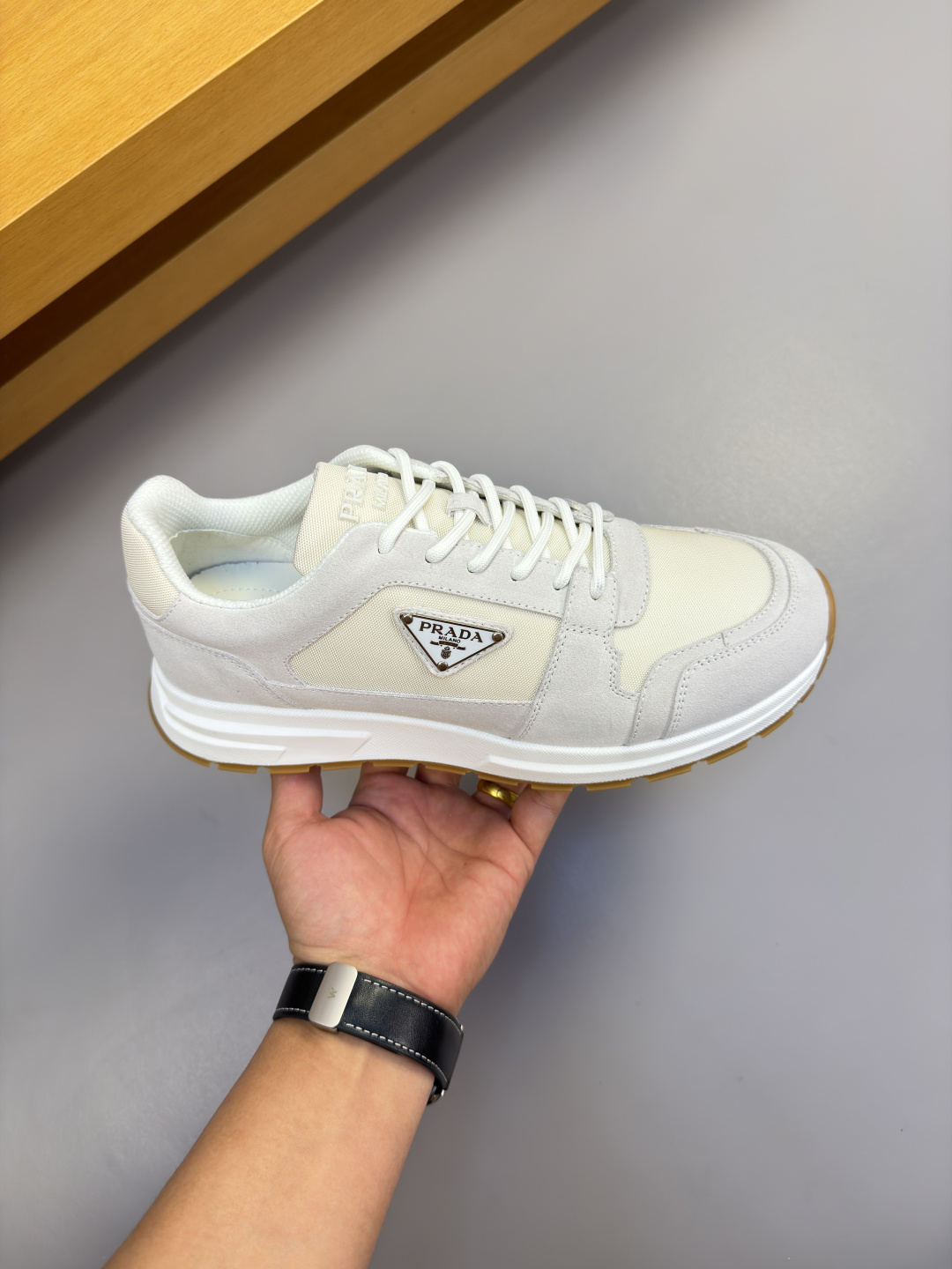 [Prada] 프라다 프리미엄 스웨이드 & 하이글로시 패브릭 콤비 스니커즈 신발