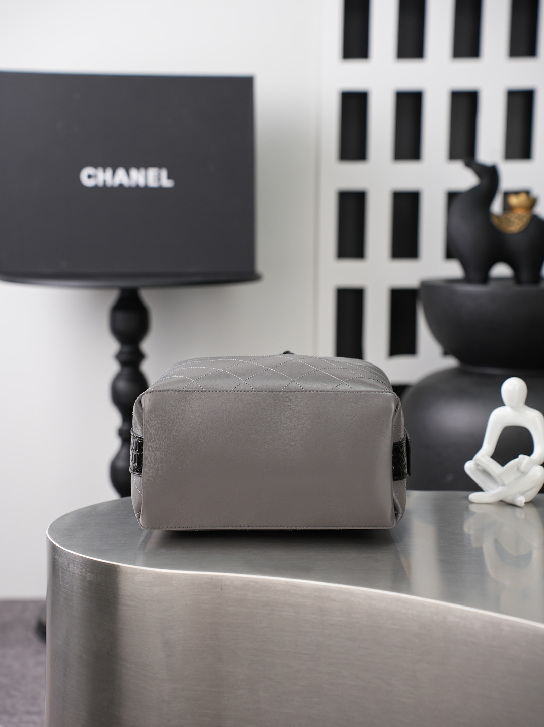 CHANEL 샤넬 26B 램스킨 버킷백 (라지) 가방 / 6584