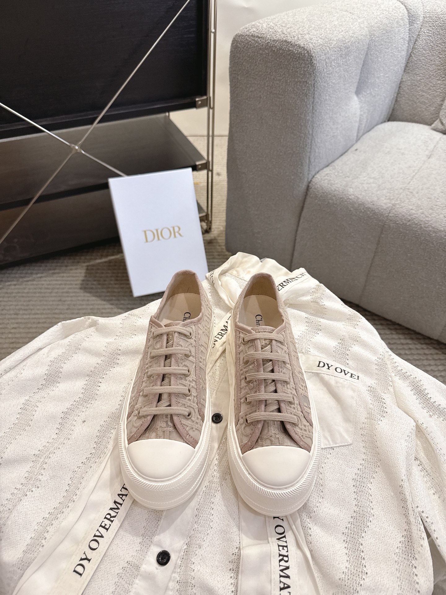 디올(DIOR) 메쉬 자수 레이스업 로우탑 스니커즈 신발