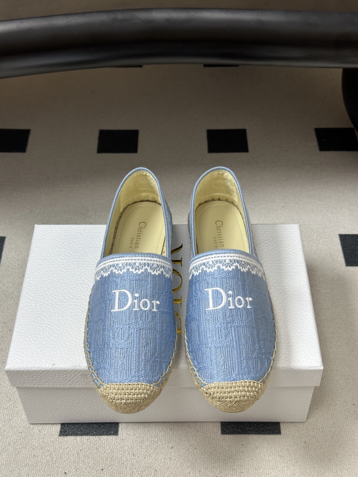 디올(DIOR) 오블리크 자수 에스파드류 슬립온 신발