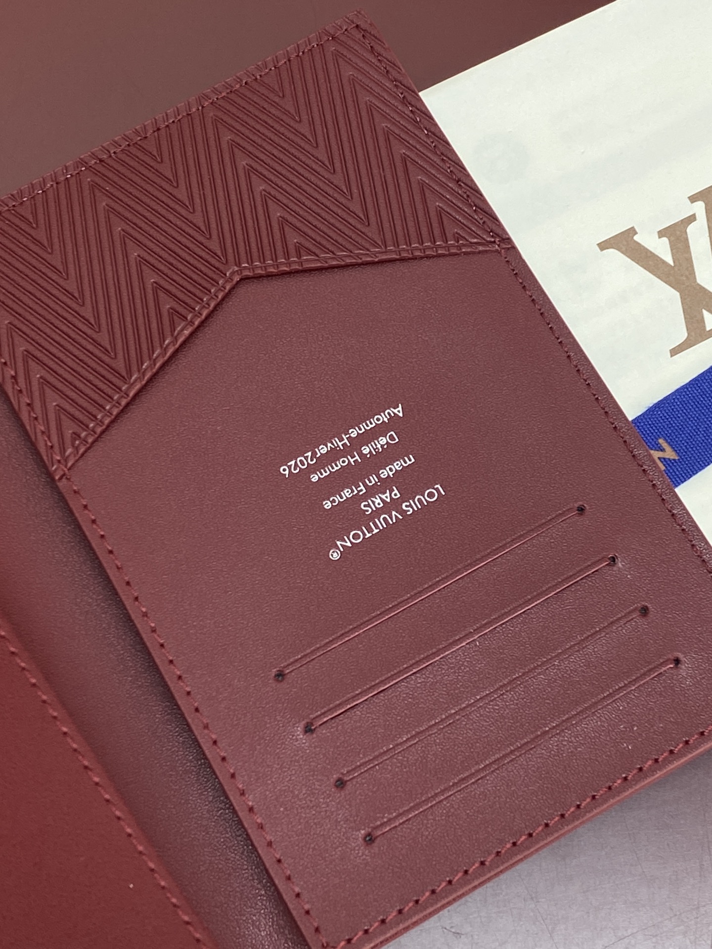 [Louis Vuitton] LV Packaging 루이비통 쇼퍼백 모티브 패스포트 홀더 지갑 M2A444
