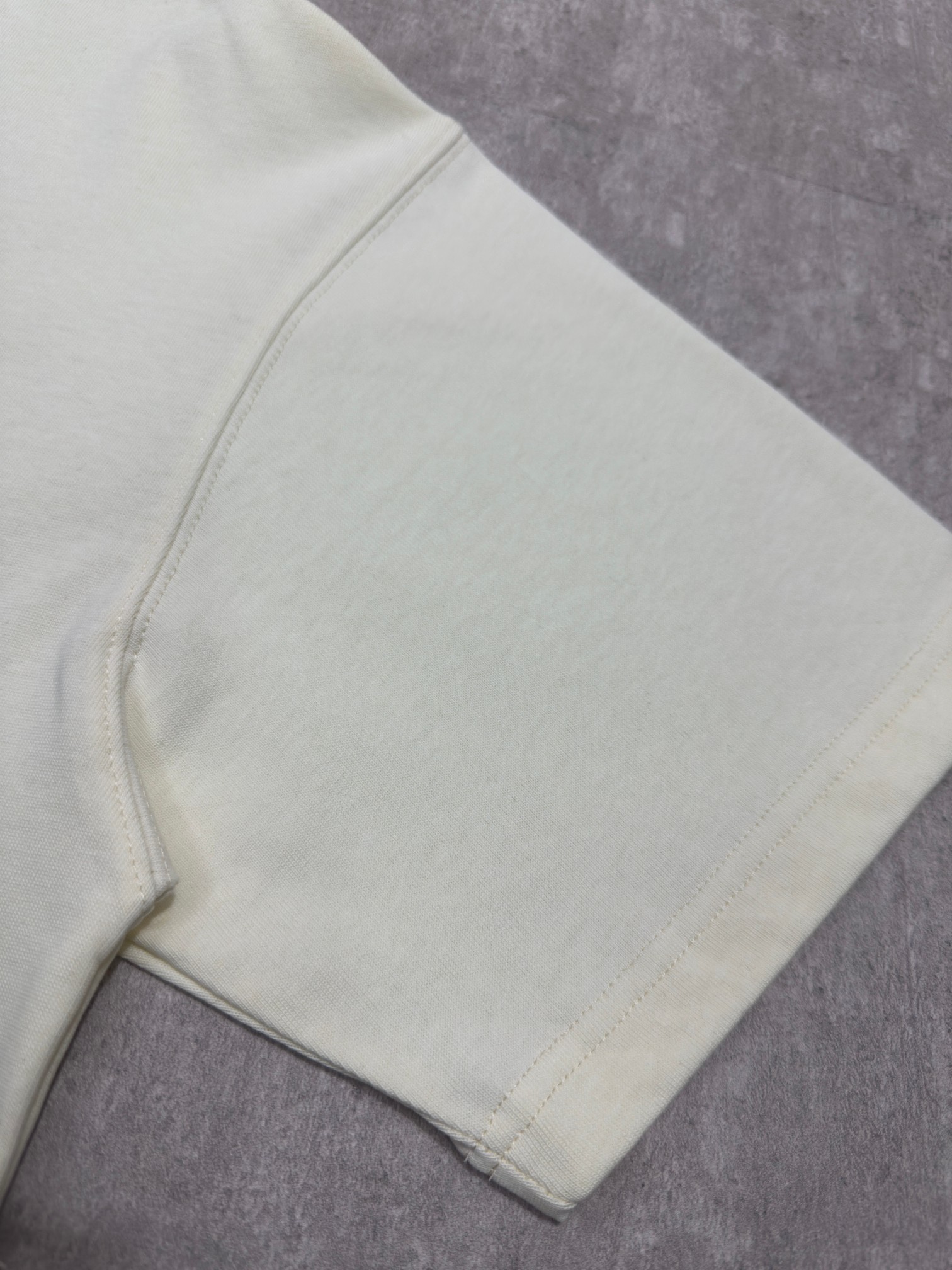 구찌(GUCCI) 레터링 프린트 반팔 티셔츠 의류