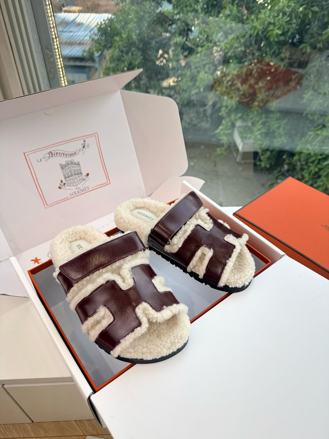 에르메스(HERMES) 시어링 퍼 뮬 슬리퍼 신발