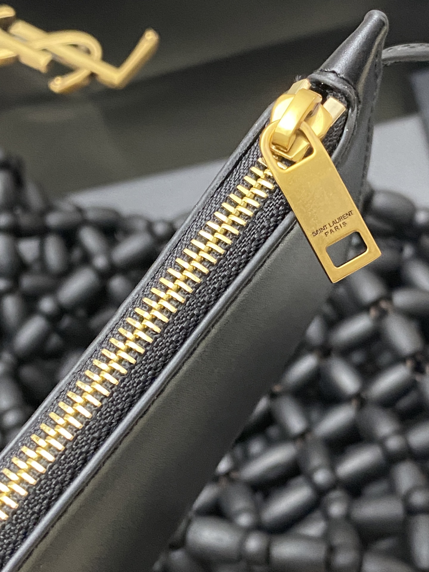Saint Laurent YSL LE 5A7 생로랑 우드 비즈 호보백 가방 / 657228