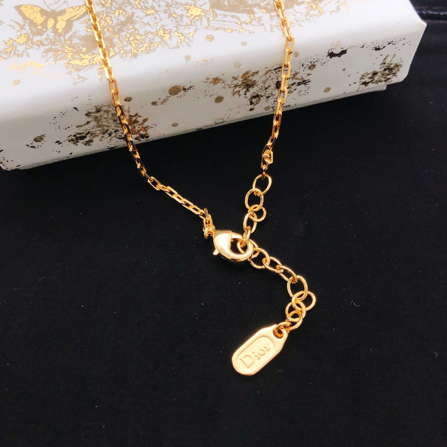 디올(DIOR) 로즈 플라워 목걸이 악세사리