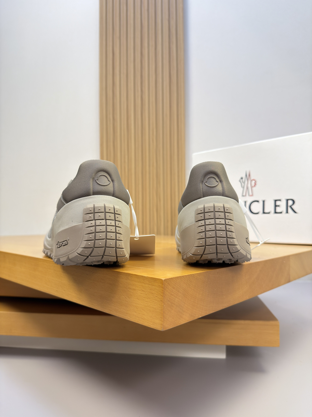 [Moncler] 몽클레어 몽클레르 프리미엄 나파 & 히트컷 'M' 메쉬 콤비 스니커즈 신발
